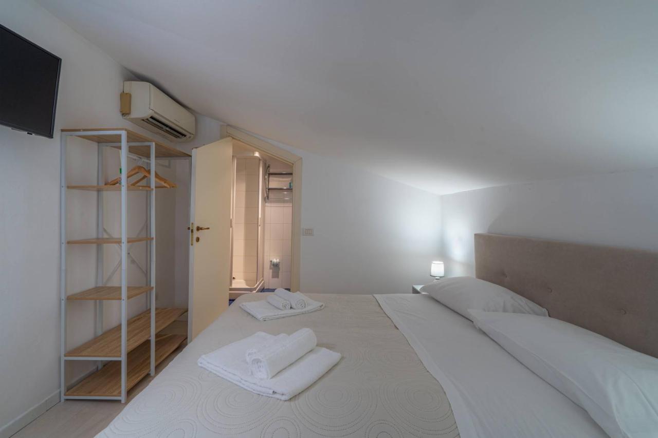 Hotiday Room Collection - Ortigia Opera Syrakus Exterior foto